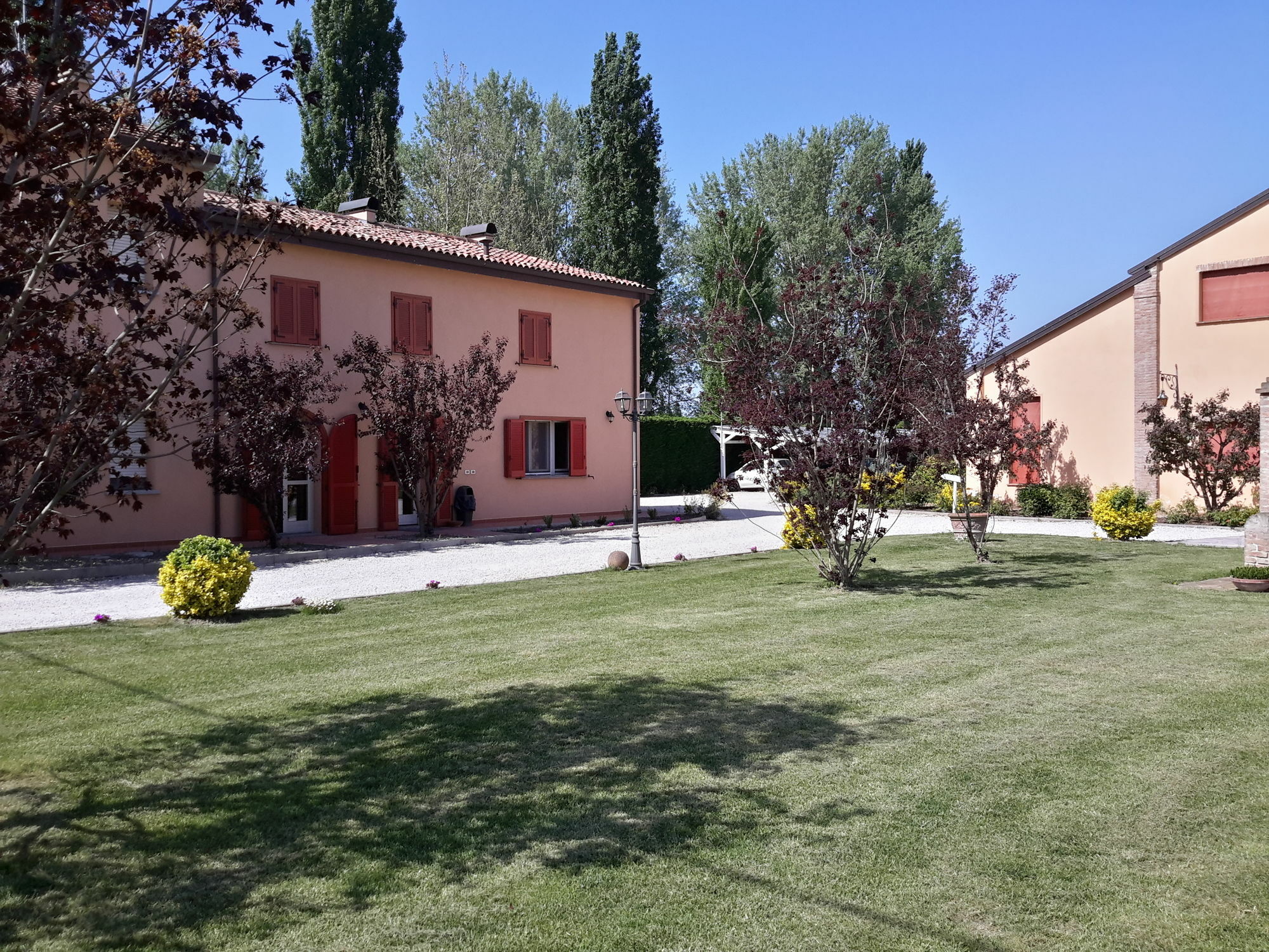 Lama Di Valle Rosa Ferrara Eksteriør bilde